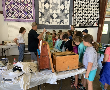 Quizzing 4th graders about honeybees